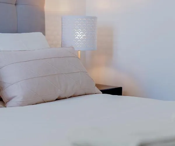 Principe Real Flamingo Lisbon